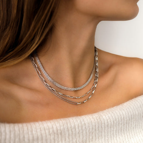 Collana a maglia larga elegante e sensuale