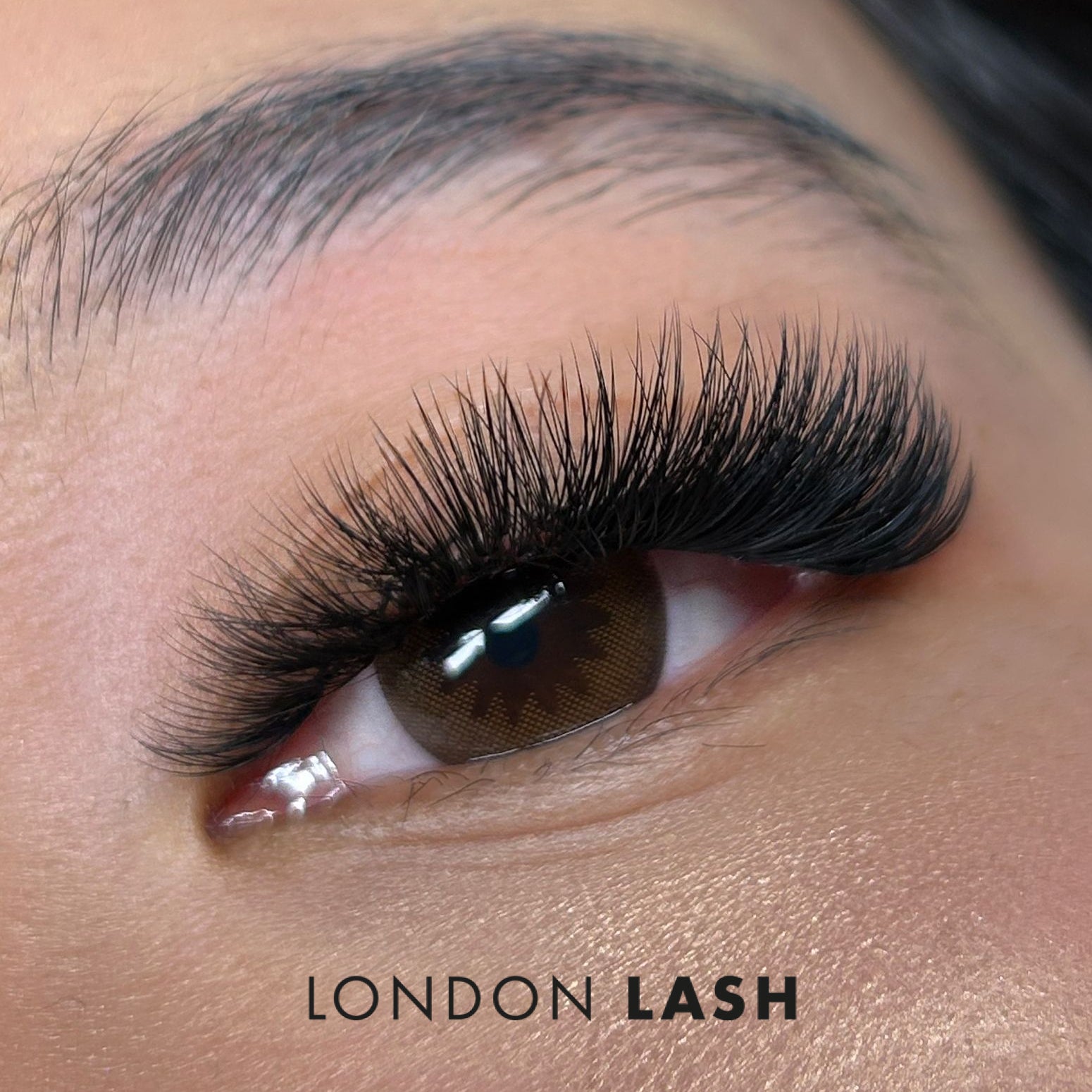 Model Wearing Easy Fanning Lashes in Camellia
