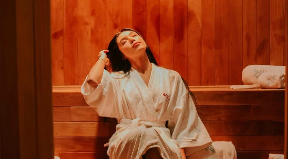 Lash Client Relaxing in Sauna