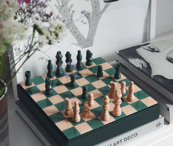 Modern Chess board with Staunton Chess Pieces