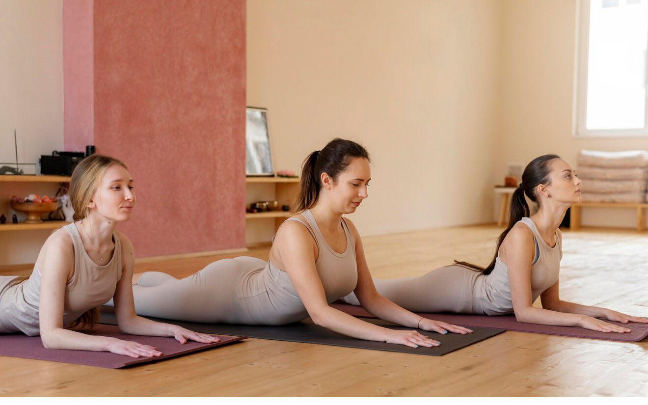 3-Personen-Yoga-Posen