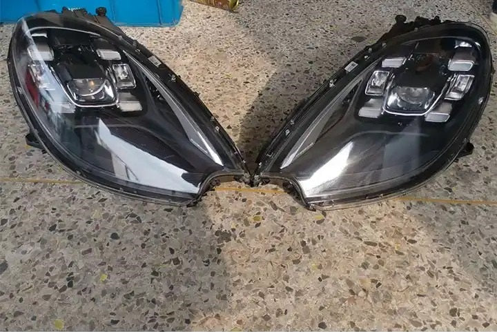 Upgrade your Porsche Macan 95B (2014-2018) with these Full LED Head