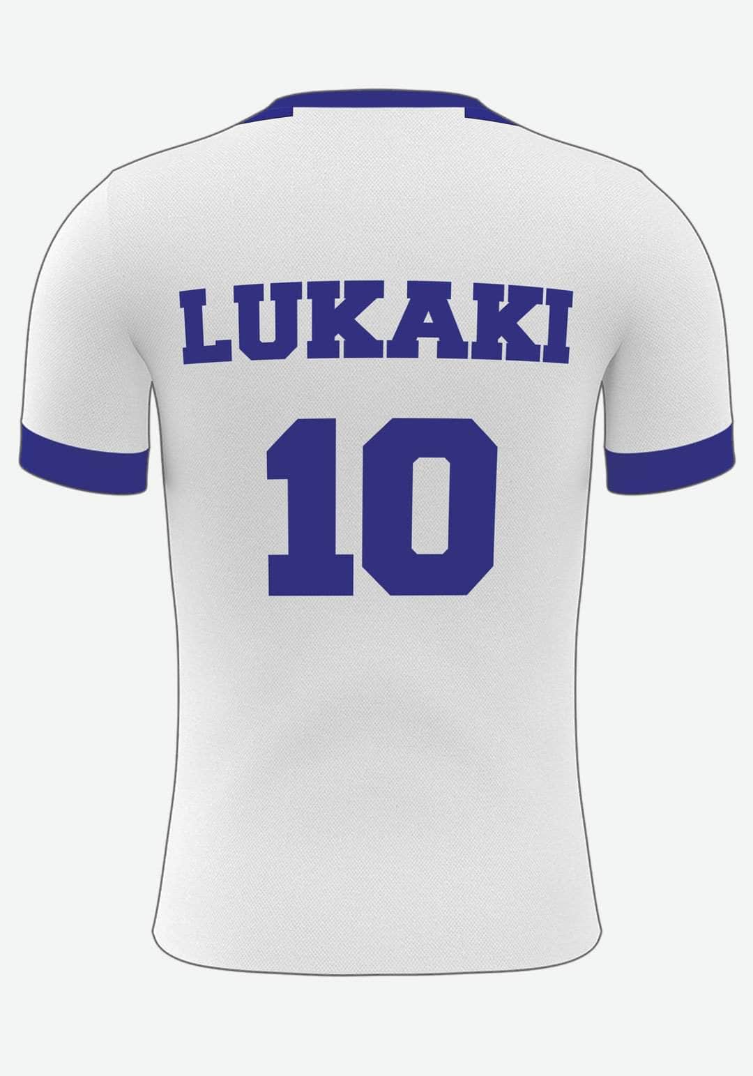 Se Hvid / blå Fodboldplakat - med eget navn og nummer, 50x70 hos Lukaki.dk