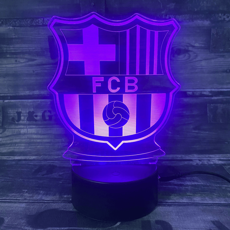 Se FC Barcelona 3D Fodbold lampe - Lyser i 7 farver hos Lukaki.dk