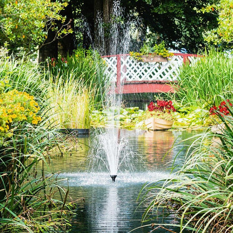 Fontaine Solaire Flottante Test Trendszy.com : Bassin et Jardin