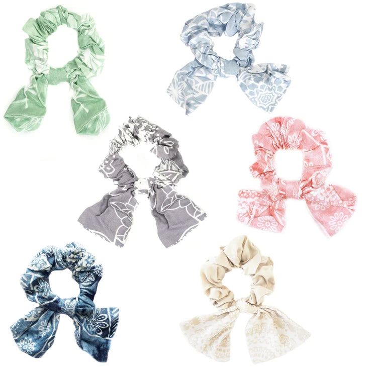 LOTUS AND LUNA SCRUNCHIE W/BOW