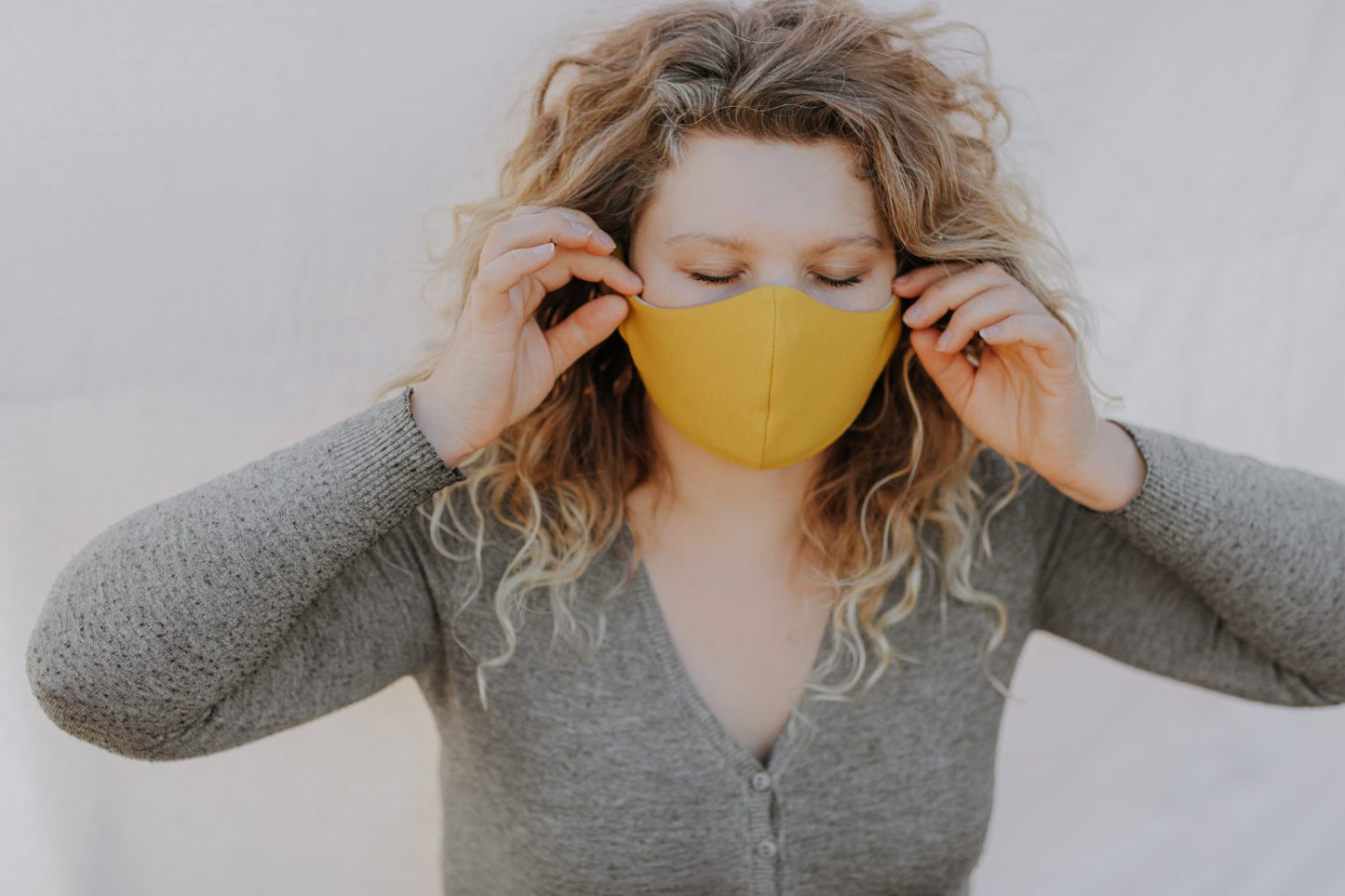 Face mask Golden Yellow by Wooly Organic