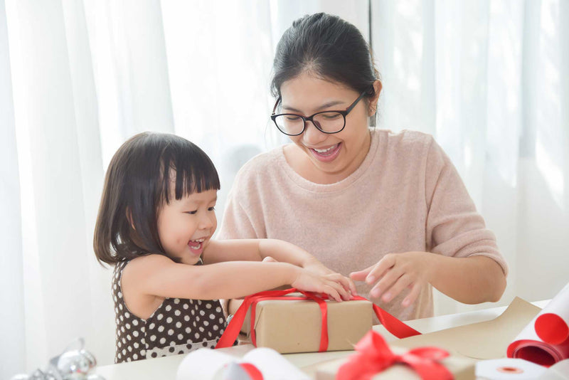 We provide a full range of toy gift wrapping services, including exquisite gift wrapping and greeting card writing for carefully selected toy gifts!