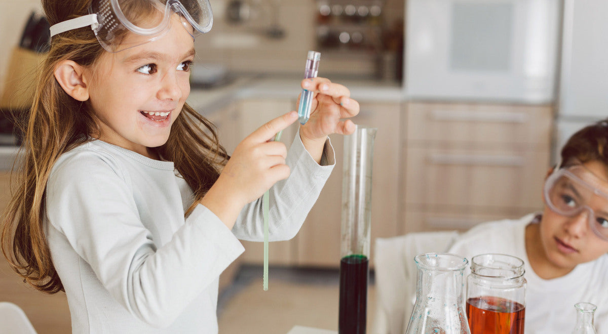 Scientific experiment toys should not just repeat traditional experiments, but introduce new elements and ideas, so that children can discover new problems and solutions, and encourage them to explore and create independently.
