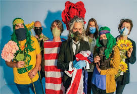 01. FLAMING LIPS - DINOSAURS ON THE MOUNTAIN (VINYL REVOLUTION'S ALBUM OF THE YEAR 2020)