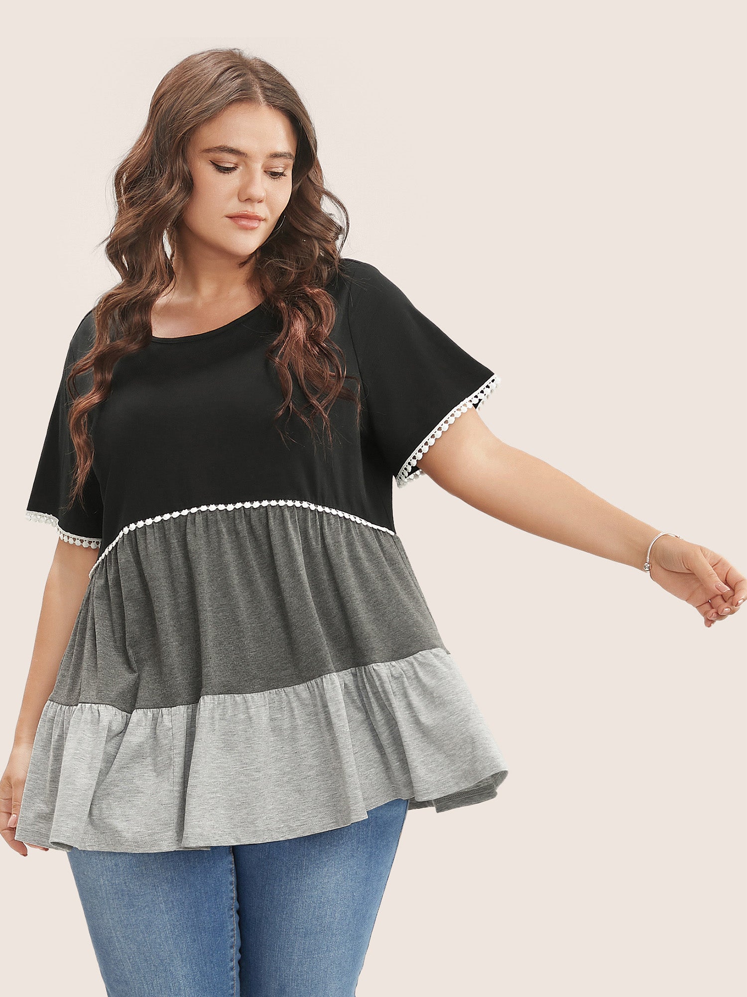 

Plus Size Women Everyday Colorblock Tiered Regular Sleeve Short sleeve Round Neck Casual T-shirts BloomChic, Black