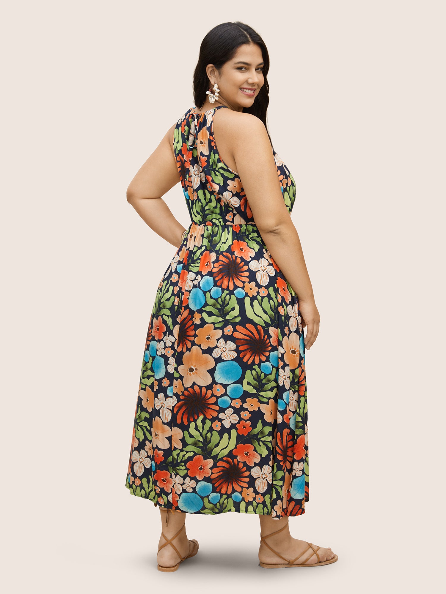 Floral Printed Patchwork Halter Neck Dress (2).jpg__PID:d87e528a-7b97-4138-a5f4-c1180d2bdb22