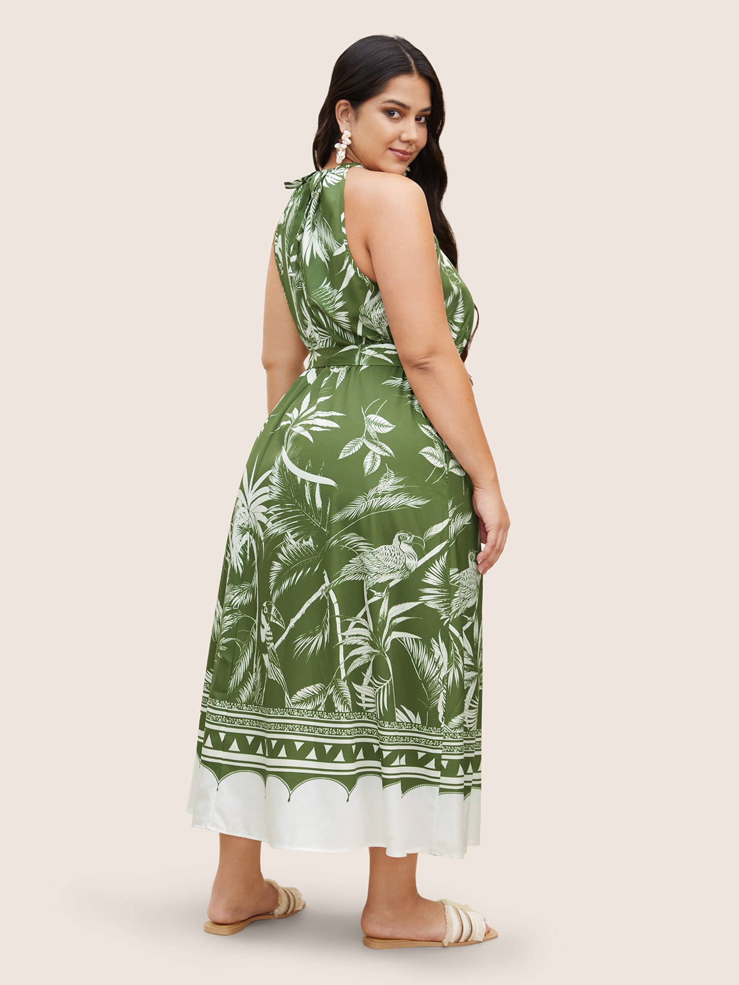 Green Coconut Pattern Front Pocket Dress (4).jpg__PID:78a400cd-29ea-450f-a665-58412fce3653
