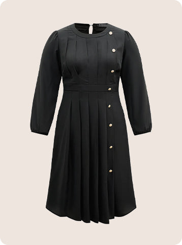 Static-Free Metal Detail Plicated Detail Dress (1).jpg__PID:b9b06c68-df28-43f2-8859-f3775f6c2b2a