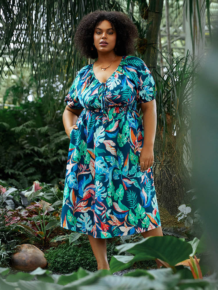 Tropical Leaves Surplice Neck Half Sleeves Dress (1).jpg__PID:f4c1180d-2bdb-4246-8394-a7b48e0d5803