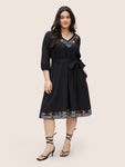 Graphic Embroidered Belted Elastic Cuffs Dress