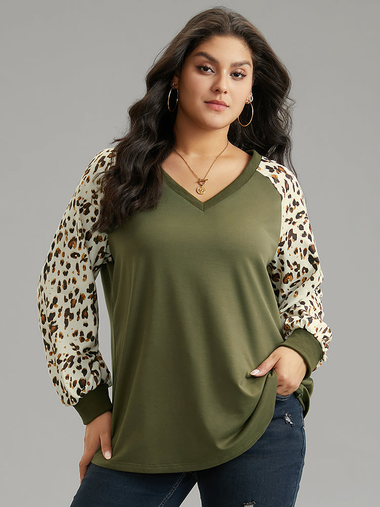 

Plus Size Women Dailywear Leopard Rib Knit Regular Raglan Sleeve Long Sleeve V Neck Casual Sweatshirts BloomChic, Army green