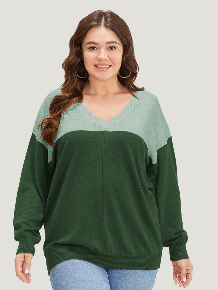 

Supersoft Essentials Colorblock Two Tone Patchwork V Neck Pullover BloomChic, Green