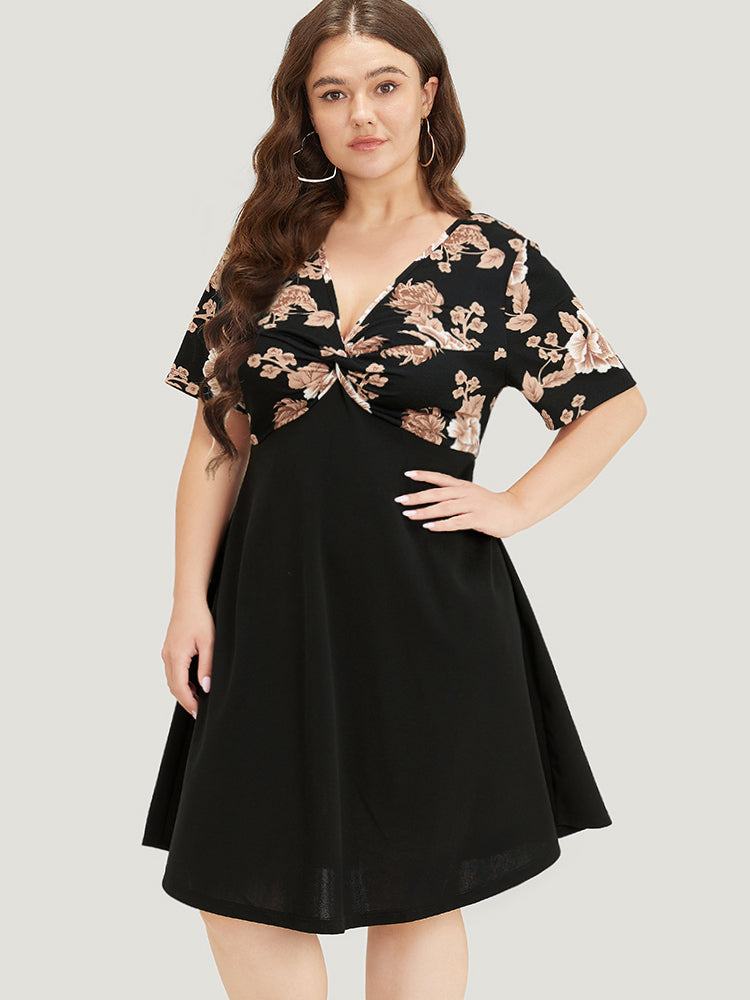 

Plus Size Women Going out Floral Ruched Regular Sleeve Short Sleeve V Neck Pocket Glamour Dresses BloomChic, Black