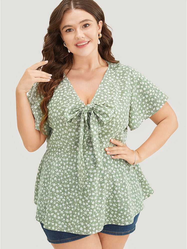 

Plus Size Women Dailywear Ditsy Floral Knotted Ruffle Sleeve Short Sleeve V Neck Elegance Blouses BloomChic, Sage