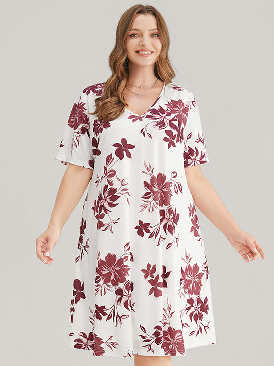 

Plus Size Women Dailywear Silhouette Floral Print Lined Regular Sleeve Short Sleeve V Neck Pocket Casual Dresses BloomChic, Red-violet