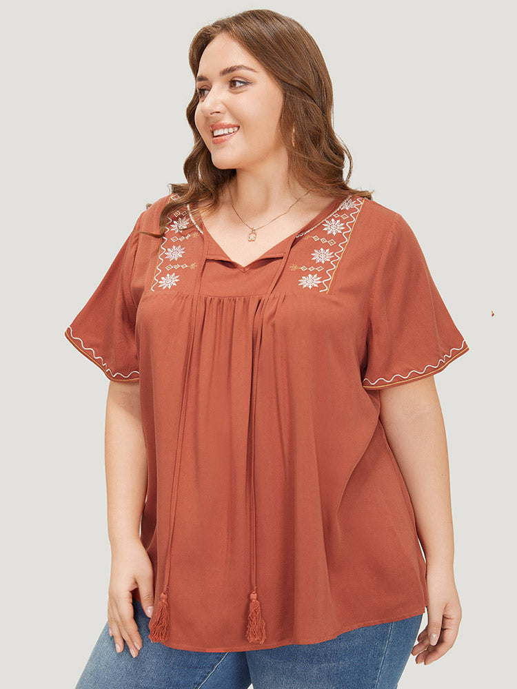 

Plus Size Women Dailywear Floral Keyhole Regular Sleeve Short Sleeve Tie Neck Vacation Blouses BloomChic, Rust