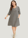 Pocketed Striped Print Crew Neck Batwing Sleeves Dress