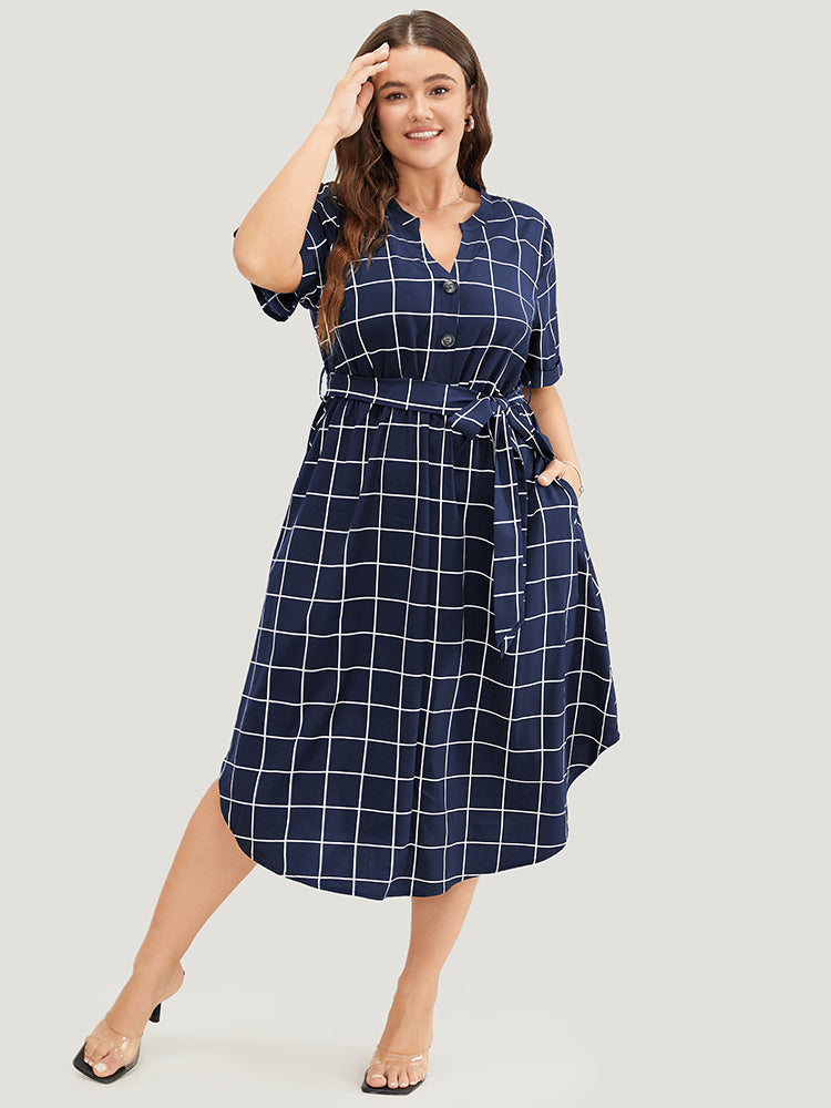 

Plus Size Women Workwear Plaid Arc Hem Regular Sleeve Short Sleeve Notched Pocket Belt Workleisure Dresses BloomChic, Blue