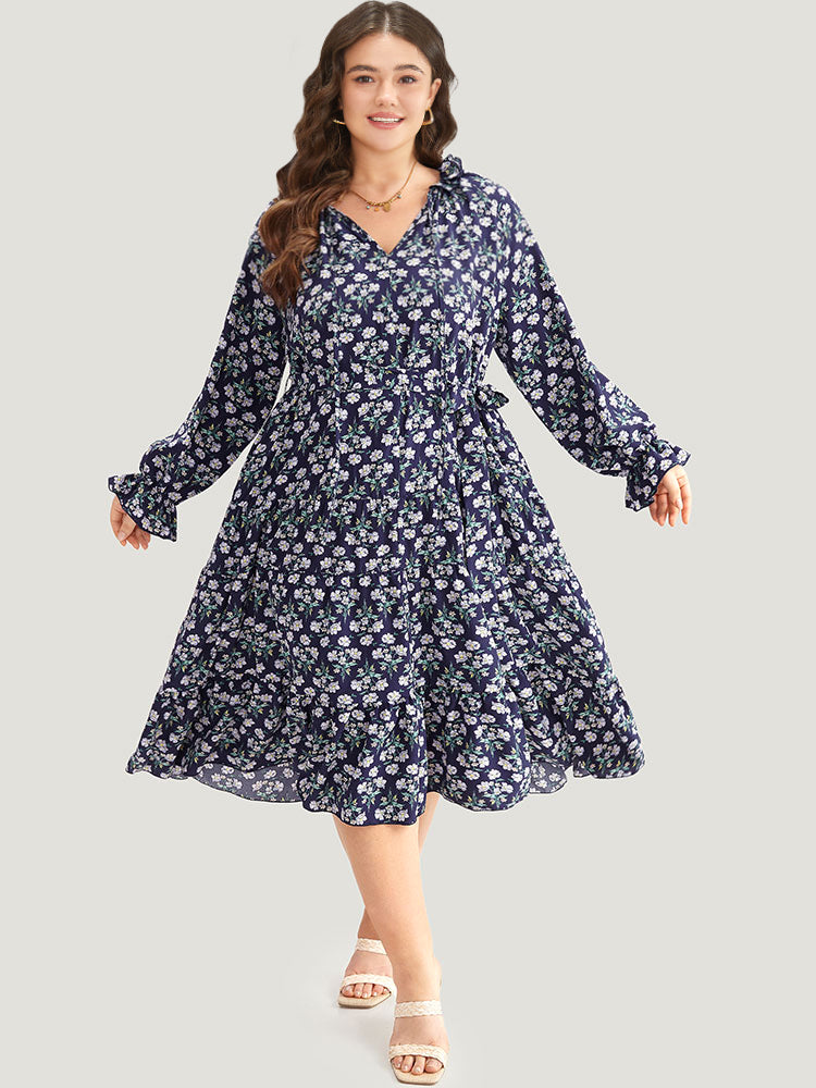 

Plus Size Women Dailywear Ditsy Floral Frill Trim Lantern Sleeve Long Sleeve Tie Neck Pocket Belt Vacation Dresses BloomChic, Indigo