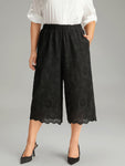 Solid Broderie Anglaise Scalloped Trim Cropped Pants