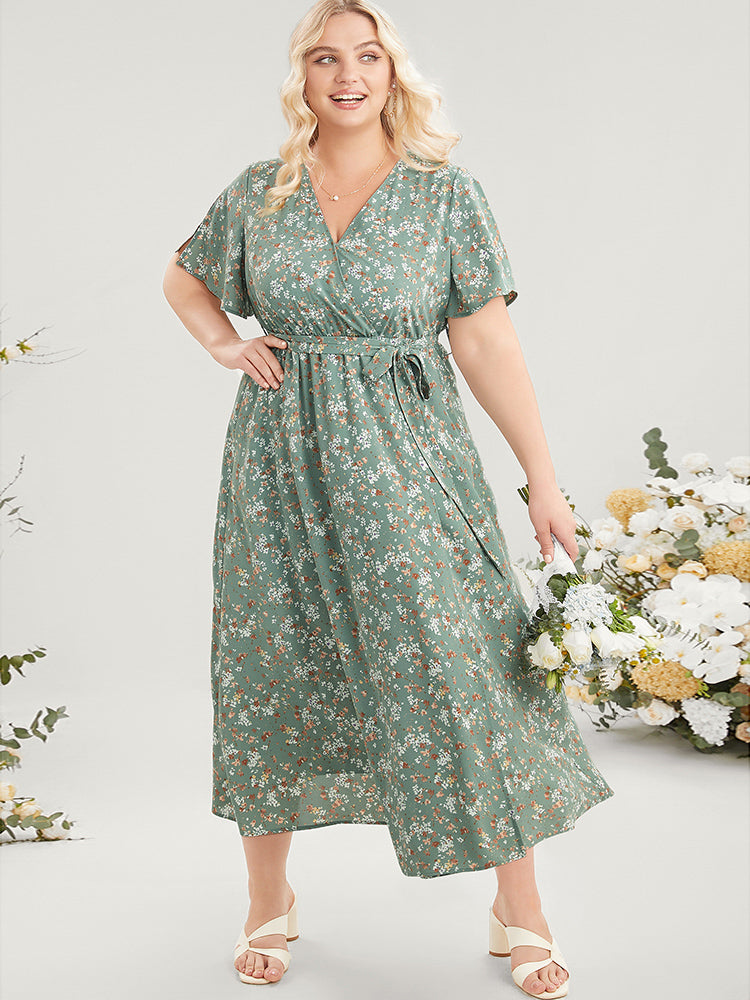 

Plus Size Women Dailywear Ditsy Floral Printed Regular Sleeve Short Sleeve Overlap Collar Pocket Belt Elegance Dresses BloomChic, Light green