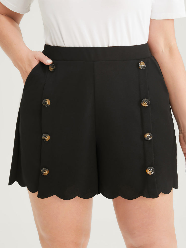 Image of Plain Button Detail Scalloped Trim Pocket Shorts