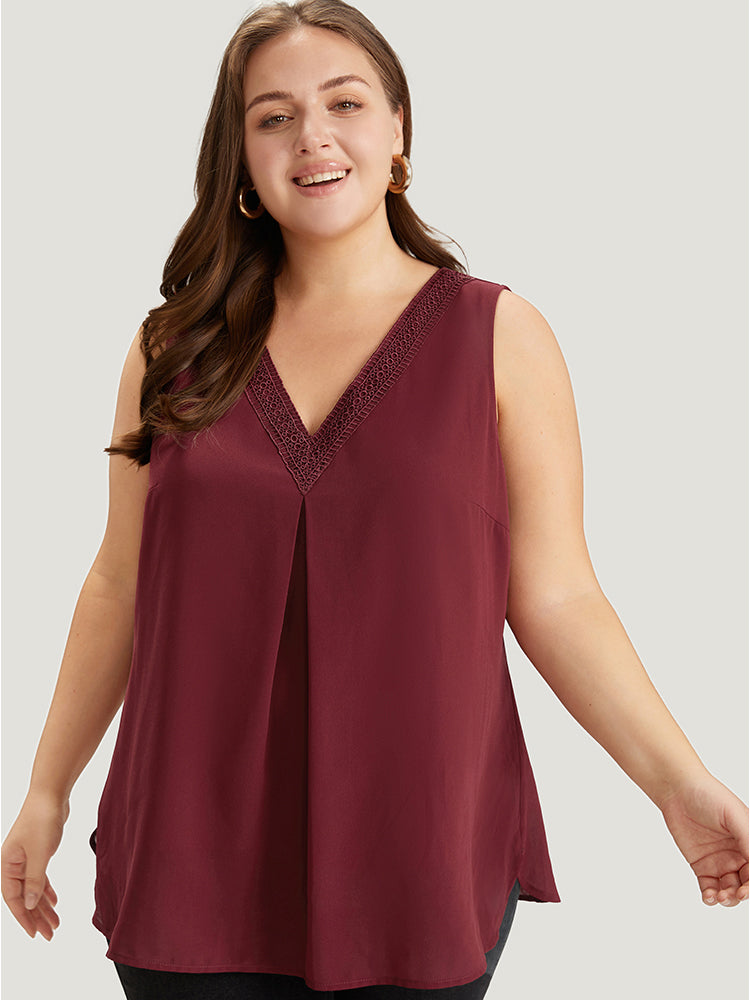 

Plus Size Women Dailywear Plain Dolphin Hem Sleeveless Sleeveless V Neck Elegance Tank Tops Camis BloomChic, Burgundy