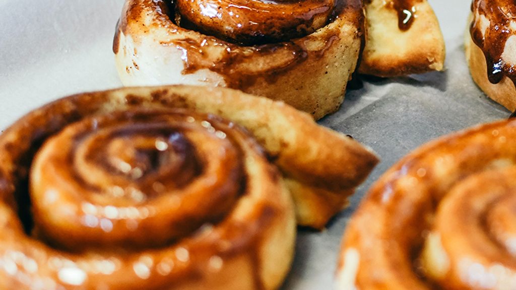 Delicious cinnamon roles made out of date sugar!