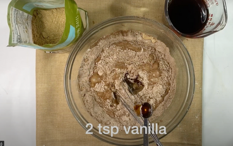 Add vanilla extract to purdate chocolate cake.