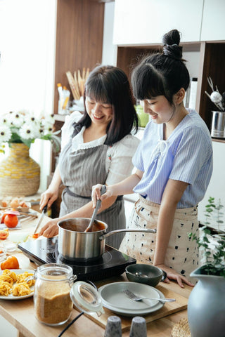2 ladies cooking with date sugar