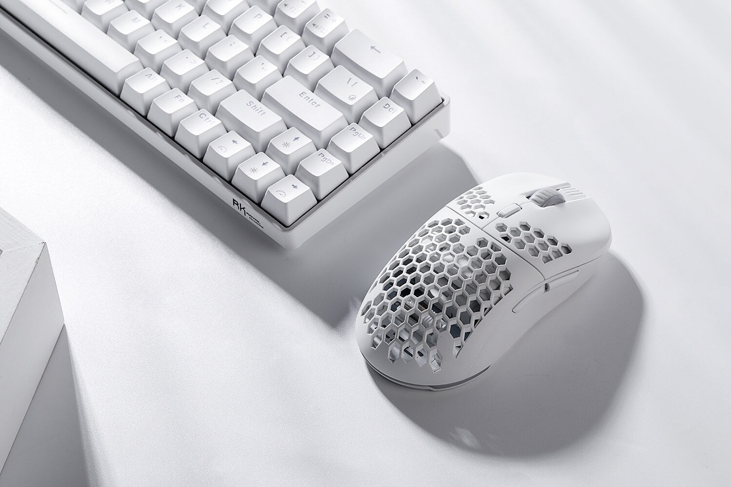 Wireless Ambidextrous Gaming Mouse with Lightweight Honeycomb Shell