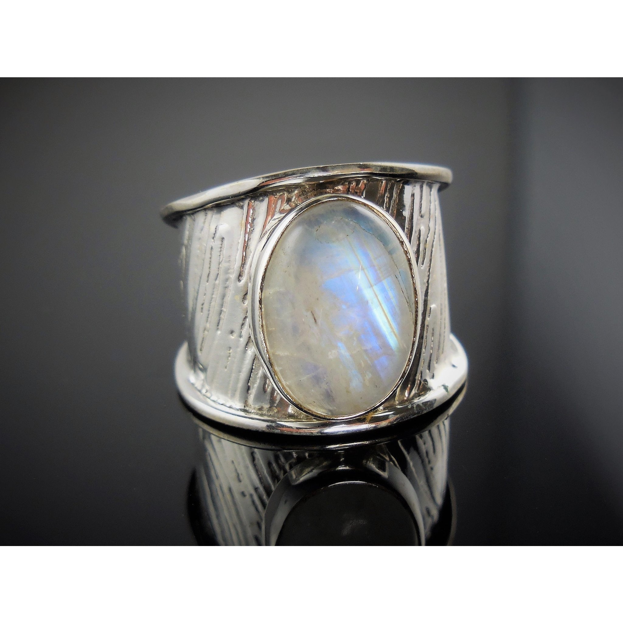 Moonstone Sterling Silver Ring 鈥 Size 7.5