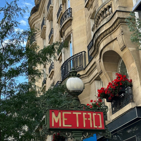 Paris tips for first timer: use the metro