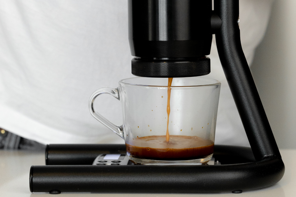 Extracting coffee using home coffee machine