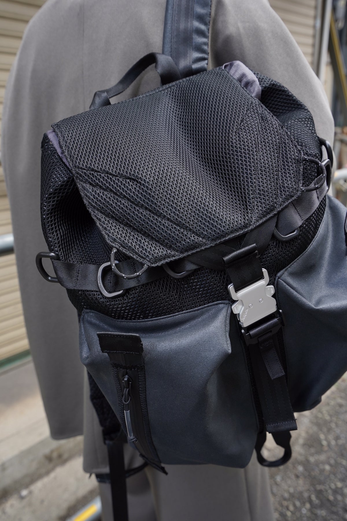 16100円大幅に値引き ブランド正規品 ujoh TMH Backpack (BLACK