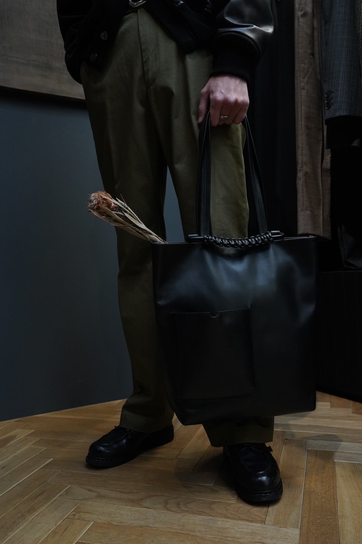 saganvienna PAZAR BOOK TOTE BLACK【最終値下げ】 - neuropsychcps.com