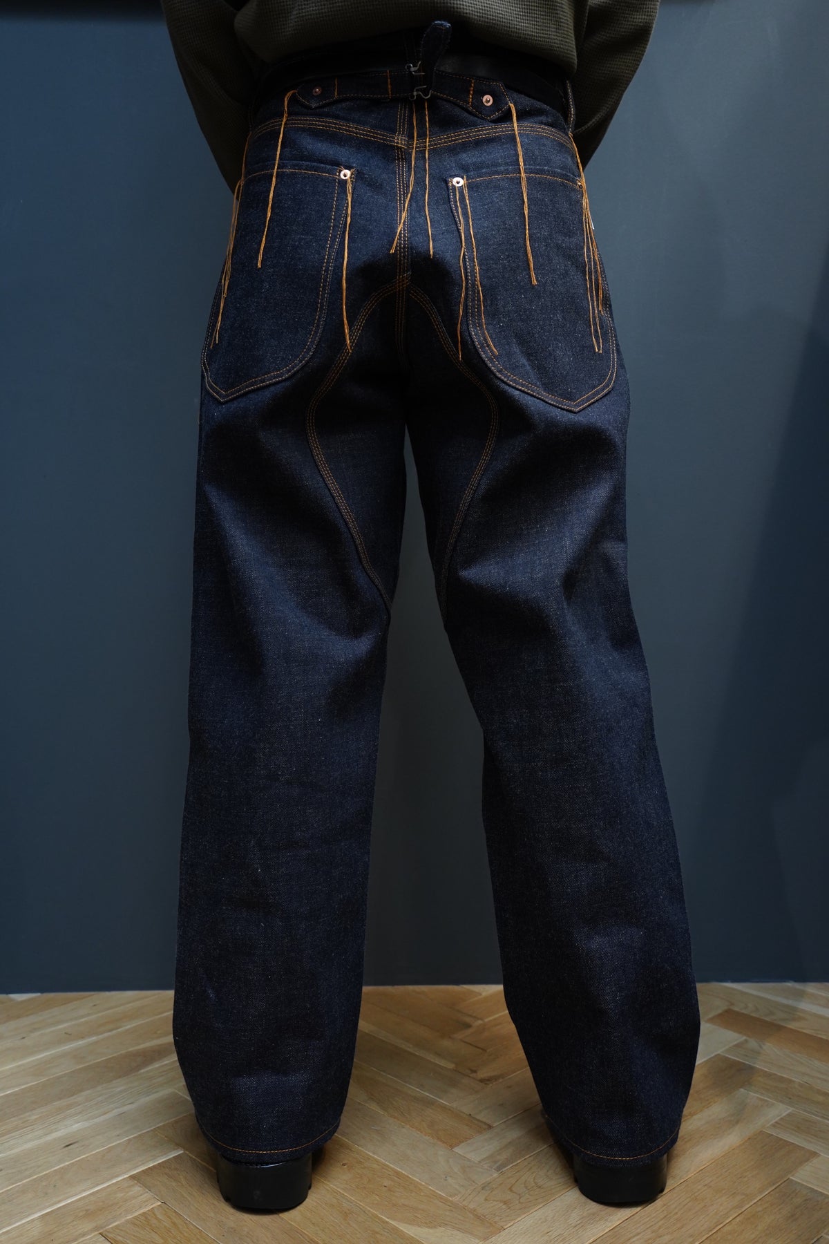 SUGARHILL LOOSE THREAD DOUBLE KNEE DENIM