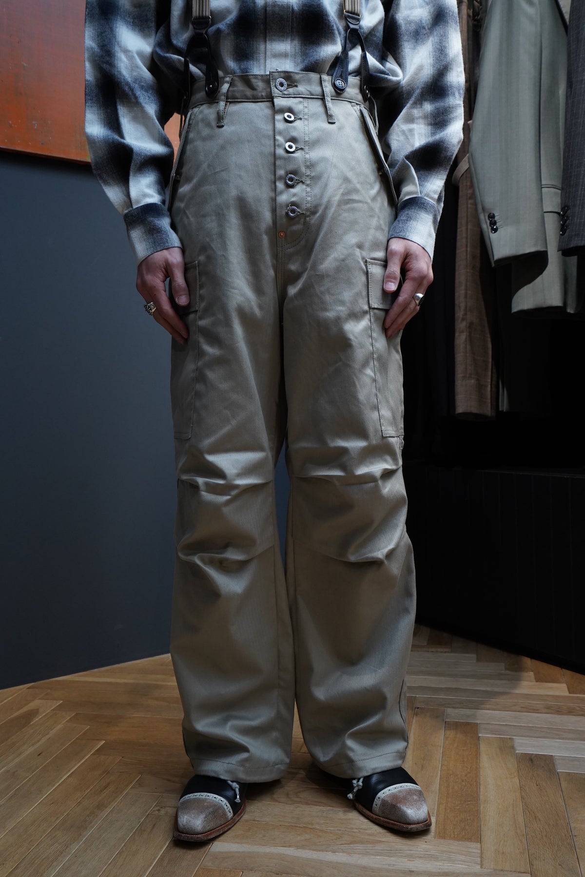 SUGARHILL（シュガーヒル）のHERRINGBONE ARMY CARGO PANTS(KHAKI