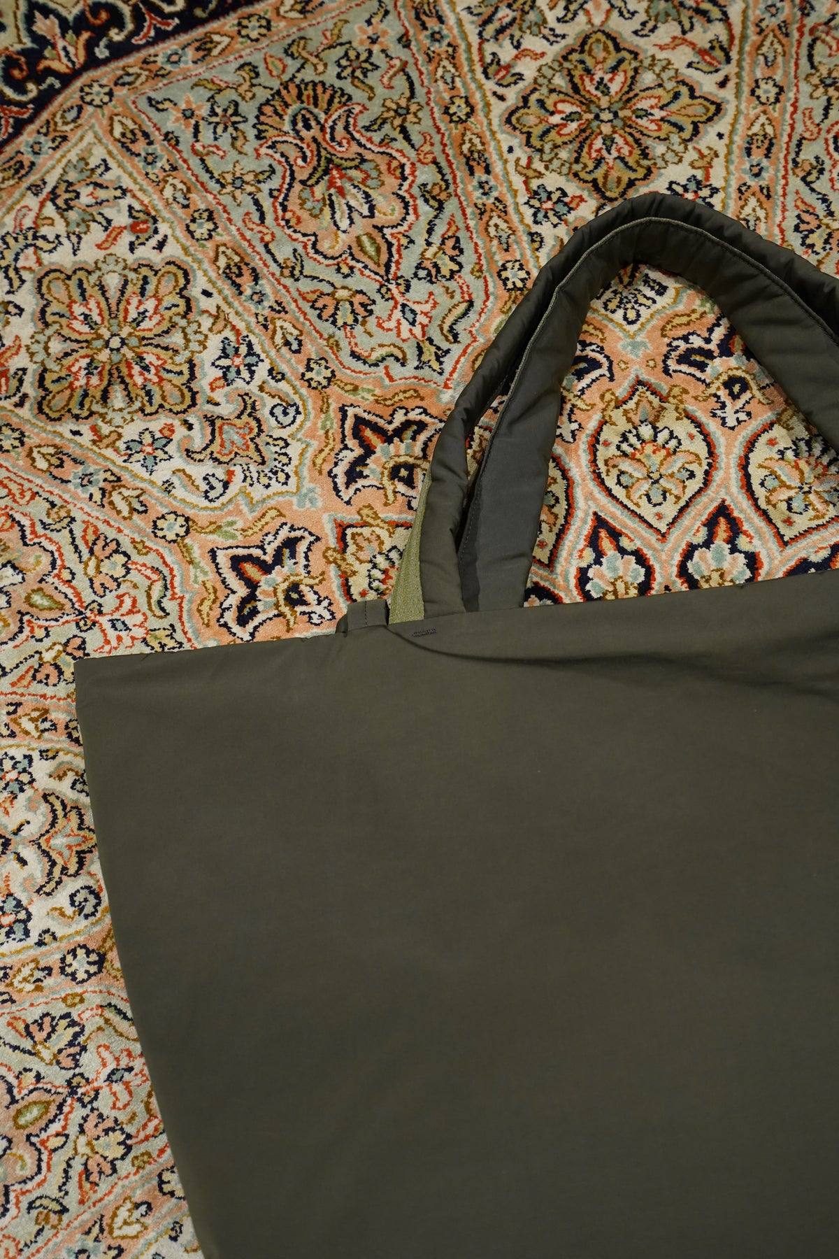 SAGAN VIENNA(サガン・ヴィエンナ)のPAZAR TOTE BAG XL(NYLON OLIVE