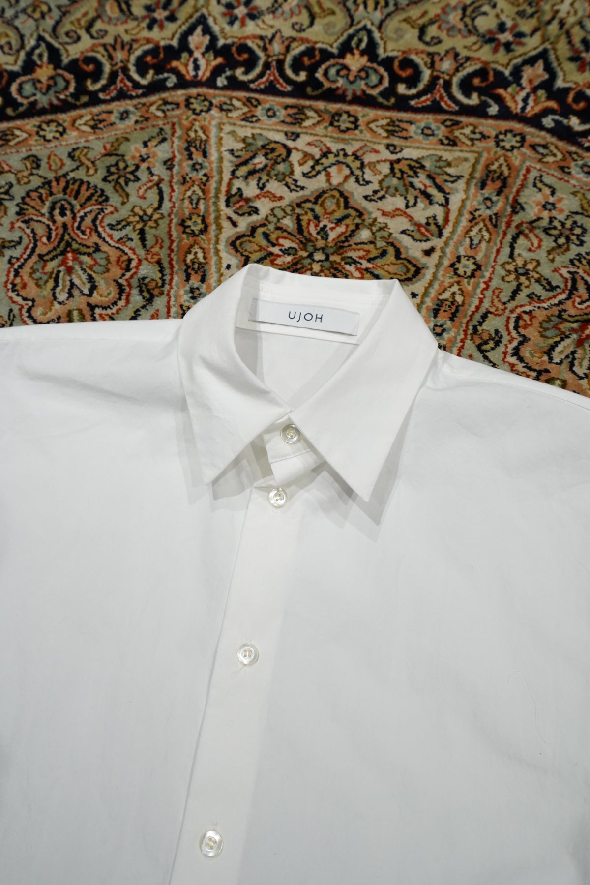 UJOH(ウジョー)のGathered Hole Sleeve Shirt(White)(シャツ)の通販