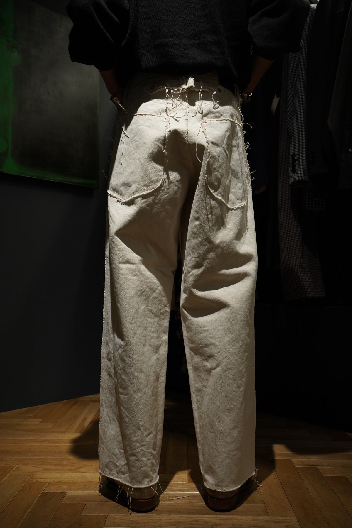 SUGARHILL(シュガーヒル)のRAW-EDGE CANVAS DENIM PANTS(IVORY)(デニム