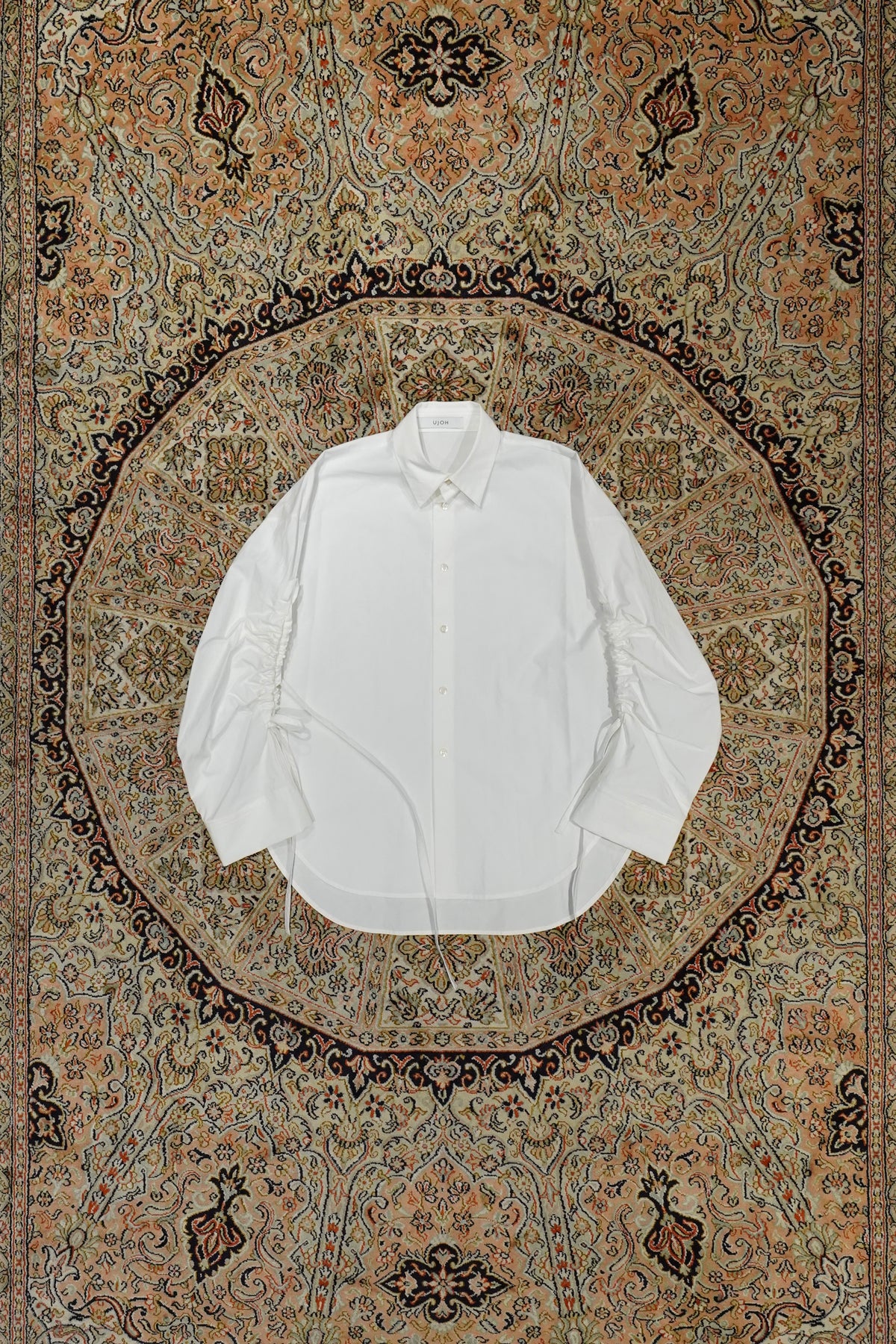 UJOH(ウジョー)のGathered Hole Sleeve Shirt(White)(シャツ)の通販