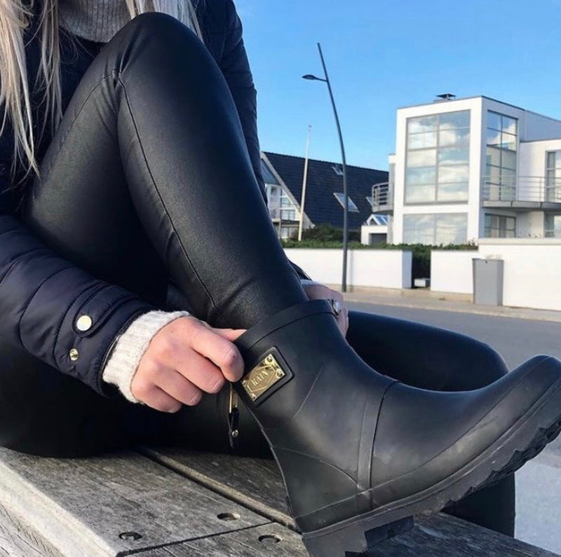pistol sagging Skælde ud ♚ Rain by Lund, Flot SORTE kort gummistøvle til kvinder – deluxbywoman
