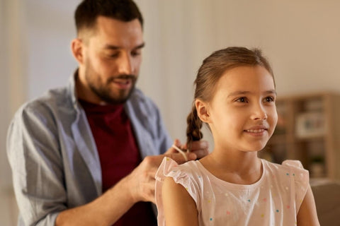 8 Conseils Pour Démêler Les Cheveux De Votre Enfant. – TopBrush®